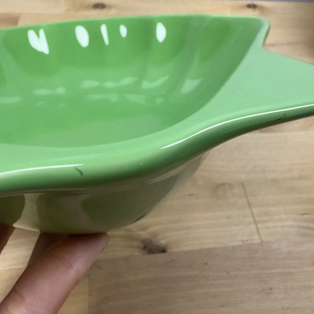 RARE Pfaltzgraff Green Seashell Ceramic Serving Bowl Coastal Beach Decor 10.5 In